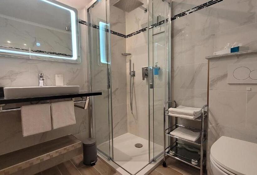 Standardzimmer mit Seeblick, Seewisch