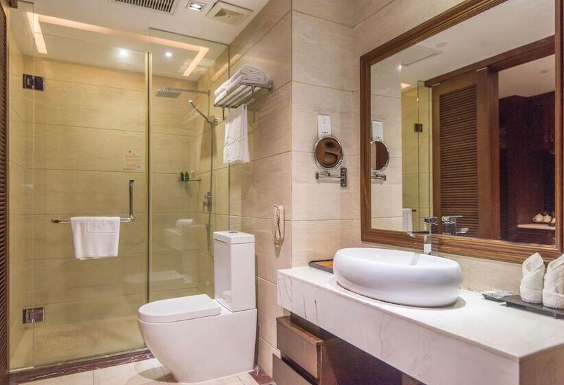 جناح ديلوكس مطل على الجبل, Grand Metro Park Bay