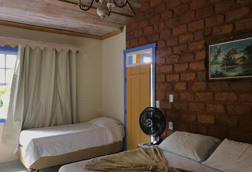 带泳池的标准三人间, Arraial Velho Pousada Tematica