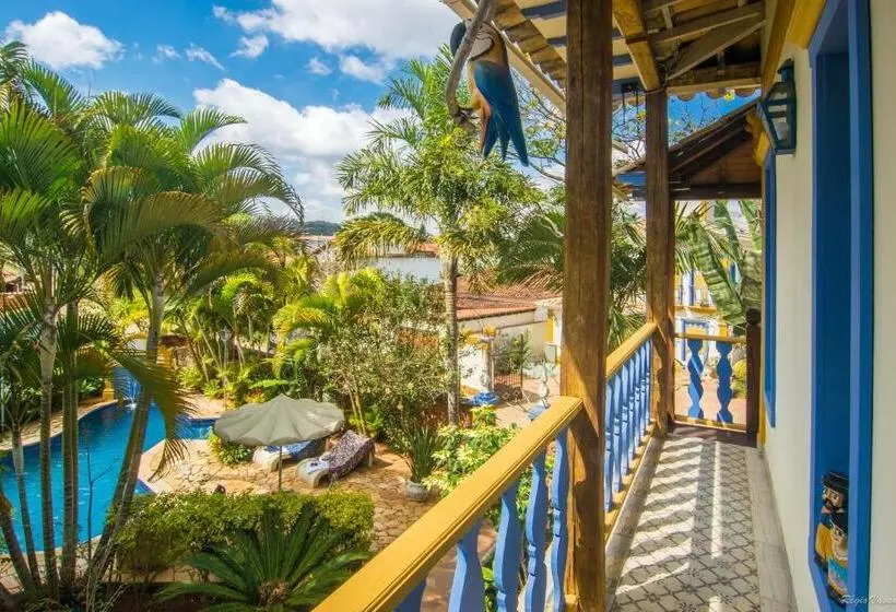 اتاق استاندارد سه تخته با چشم‌انداز استخر, Arraial Velho Pousada Tematica