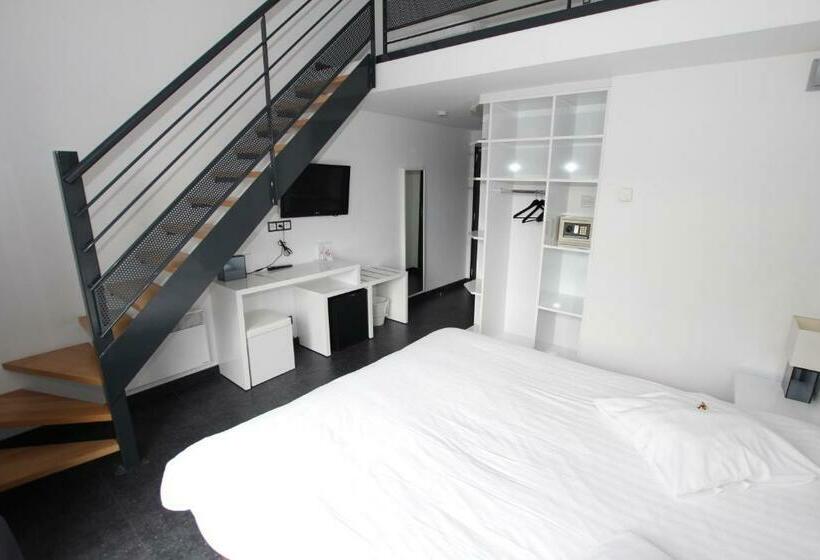 家庭间, Bô Rivage