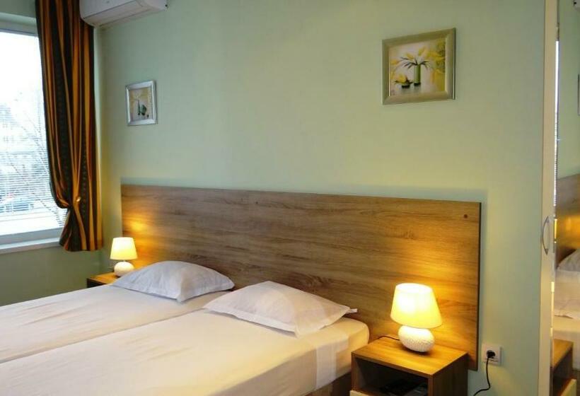 غرفة قياسية, Guest Rooms Kom