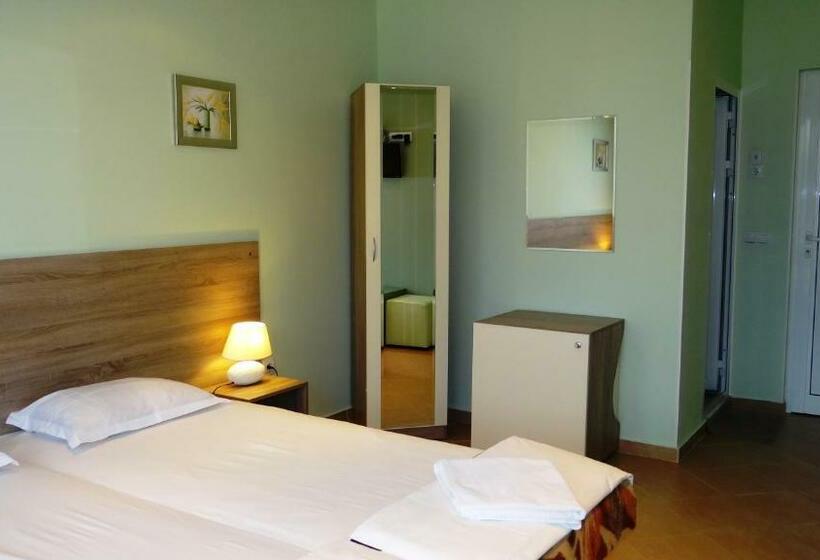 غرفة قياسية, Guest Rooms Kom