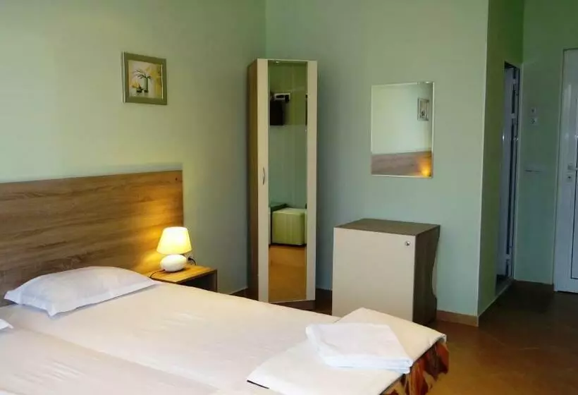 Standard-huone, Guest Rooms Kom