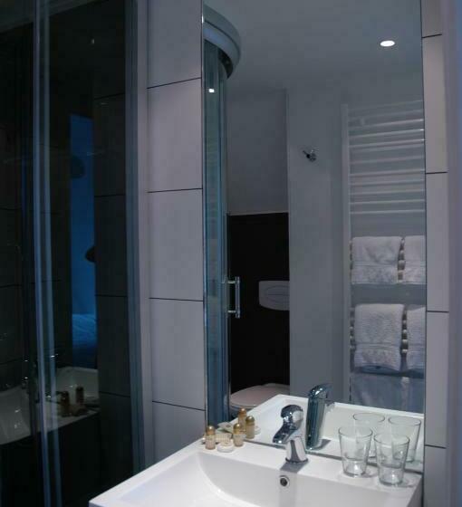 컴포트 룸, Lavan