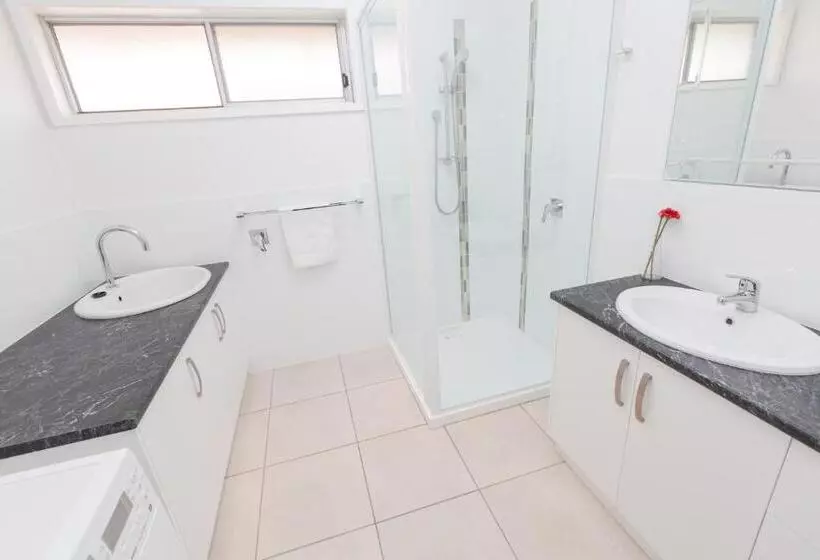 ویلای 3 خوابه, Mildura Holiday Villas