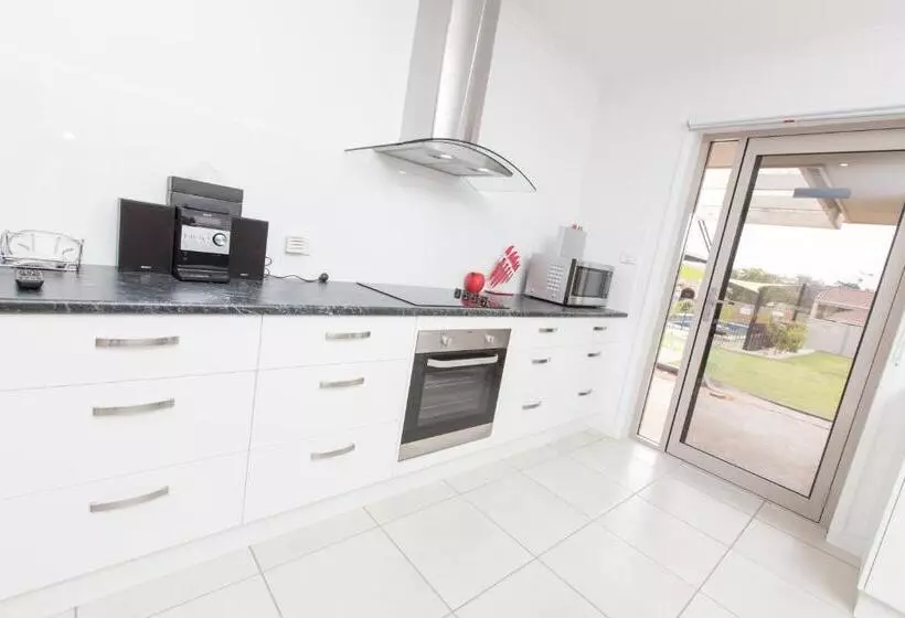 ویلای 3 خوابه, Mildura Holiday Villas