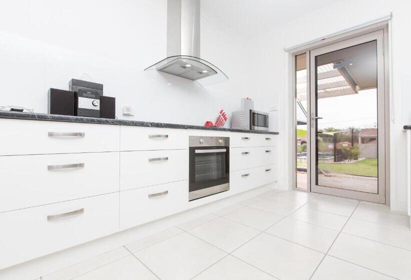 ویلای 3 خوابه, Mildura Holiday Villas