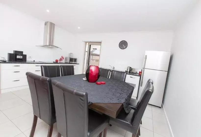 ویلای 3 خوابه, Mildura Holiday Villas
