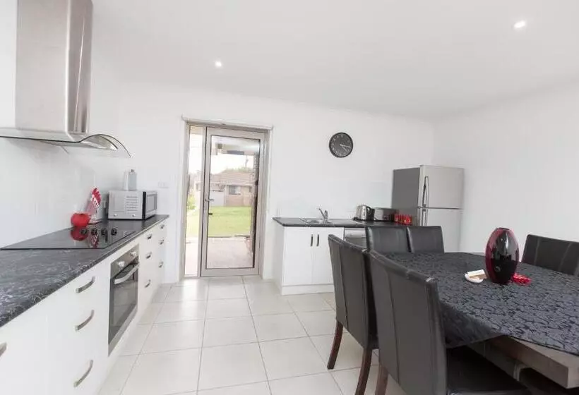 ویلای 3 خوابه, Mildura Holiday Villas