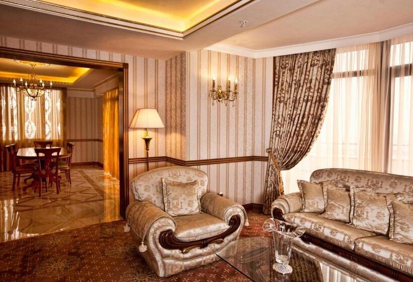 جناح سوبيريور, Multi Grand Pharaon