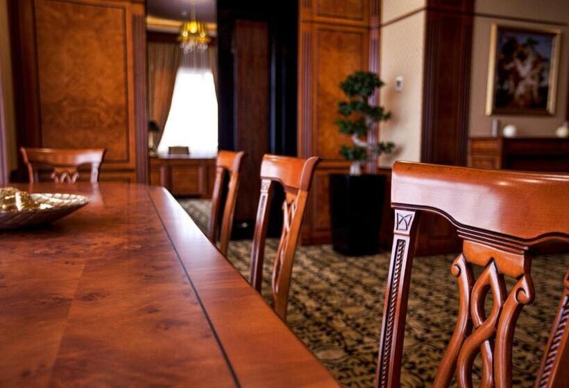 جناح رئاسى, Multi Grand Pharaon