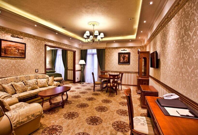 إستوديو قياسى, Multi Grand Pharaon