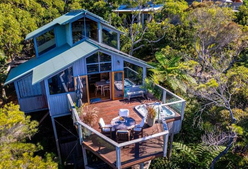 خانه 2 خوابه, The Oasis Apartments And Treetop Houses