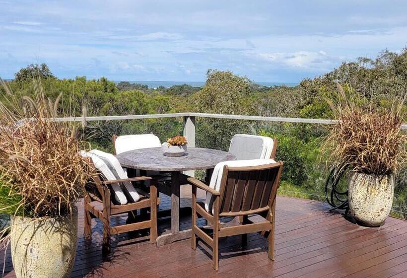 خانه 2 خوابه, The Oasis Apartments And Treetop Houses