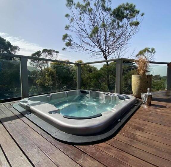 침실 2개 주택, The Oasis Apartments And Treetop Houses