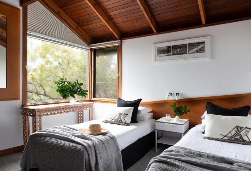 خانه 2 خوابه, The Oasis Apartments And Treetop Houses