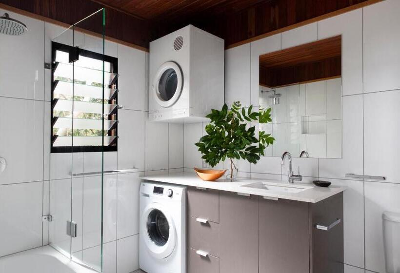 خانه 2 خوابه, The Oasis Apartments And Treetop Houses