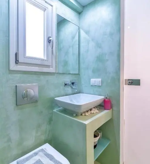 Ullakkosviitti, Anemomiloi Andros Boutique
