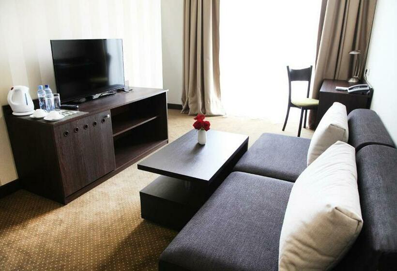 اتاق خانوادگی, Citrus