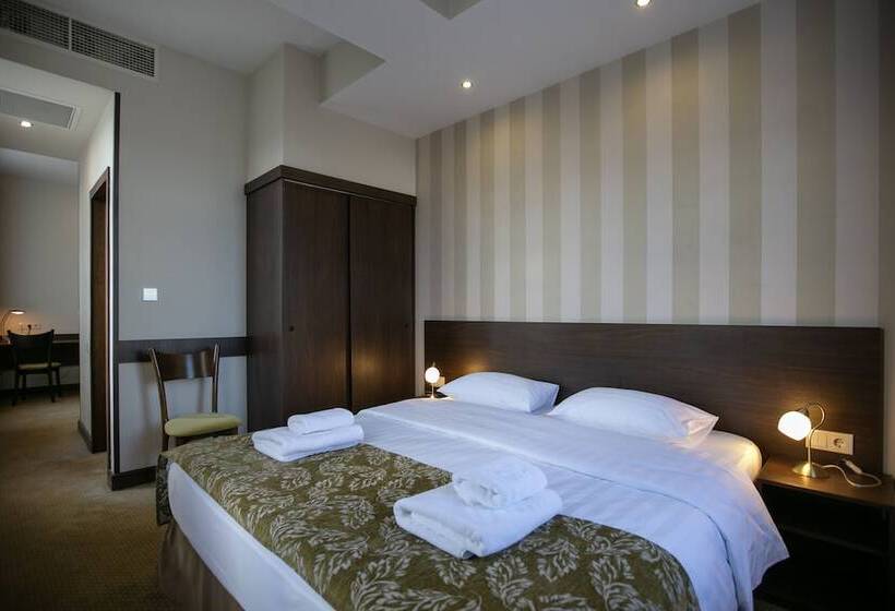 اتاق خانوادگی, Citrus