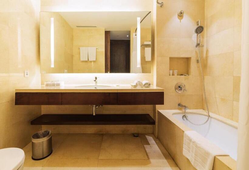 اتاق سوپریور با تخت بزرگ, City Garden Grand