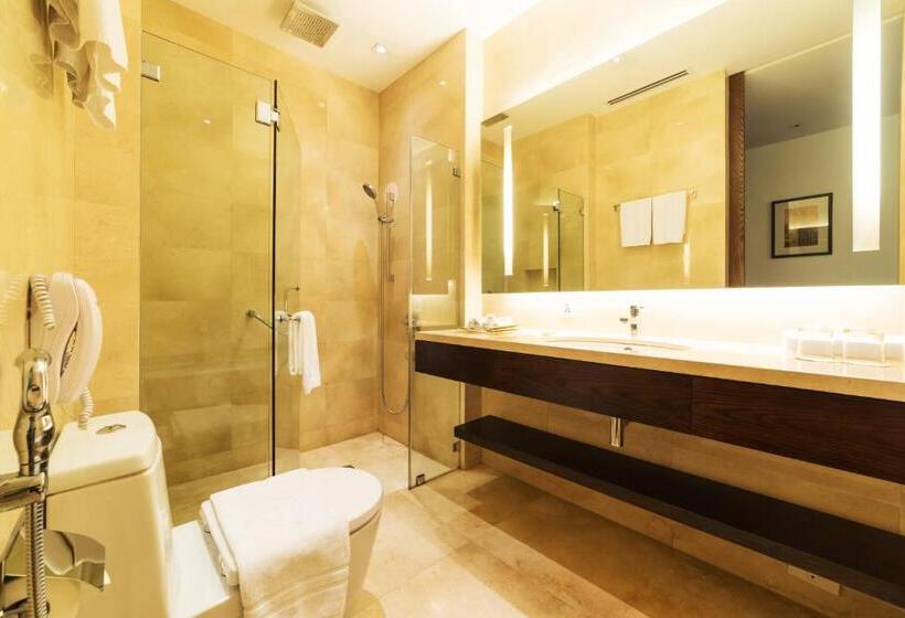 سوییت جونیور, City Garden Grand