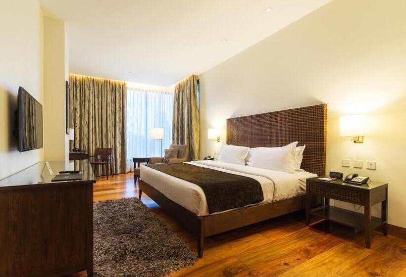 سوییت جونیور, City Garden Grand