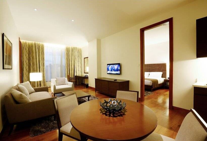 سوییت جونیور, City Garden Grand