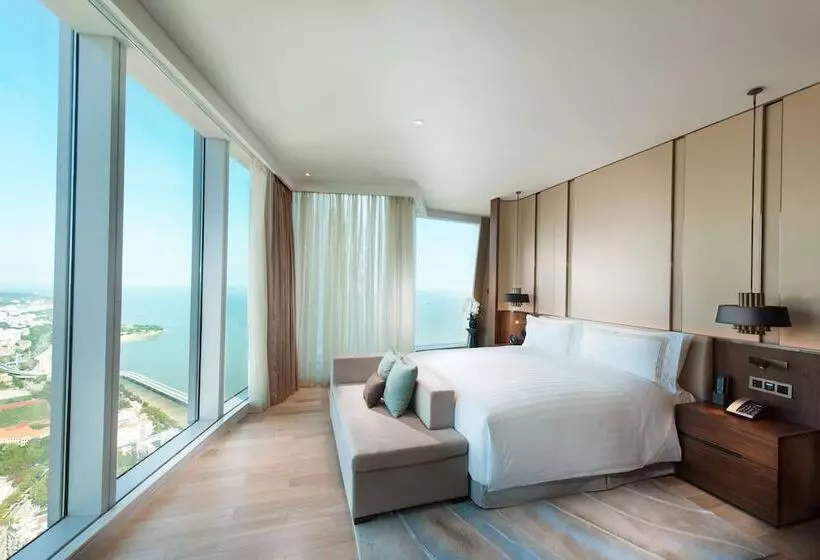 سوییت, Conrad Xiamen