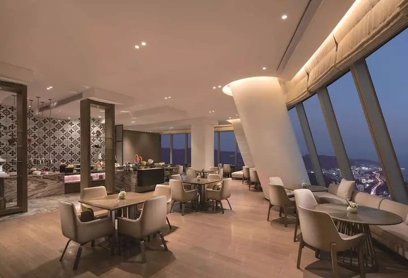 اتاق اجرایی, Conrad Xiamen