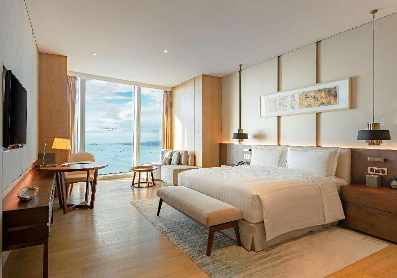 Номер Deluxe Вид на Море, Conrad Xiamen