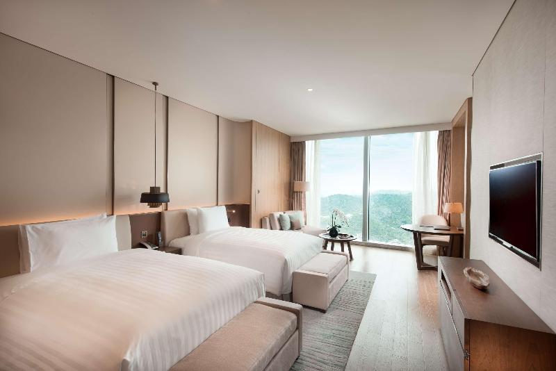Номер Премиум, Conrad Xiamen