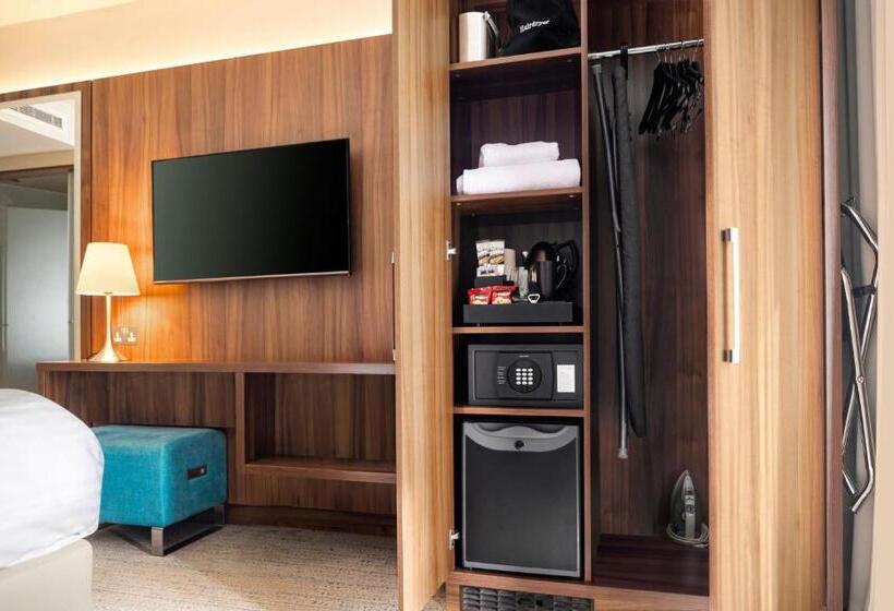 带大床的标准间, Courtyard By Marriott Edinburgh