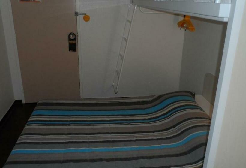 Трехместный Номер Стандарт Совместная Ванная, F1 Blois