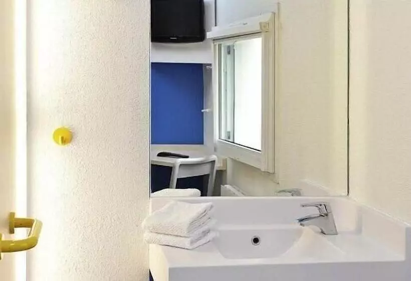 Standard-huone, F1 Blois