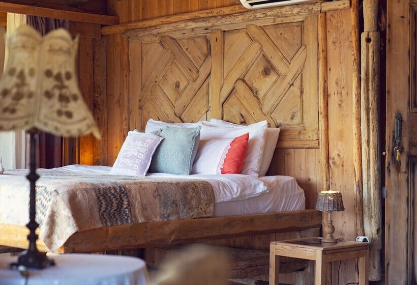 Suite with Hot Tub, Fidanka