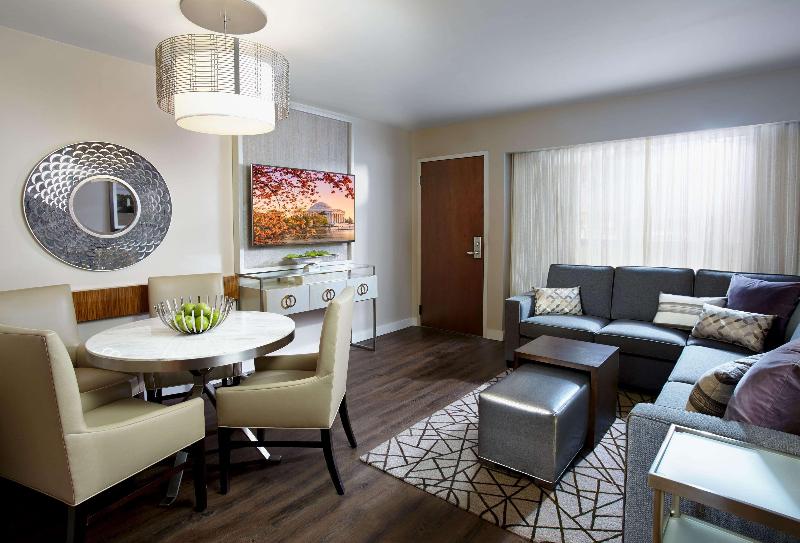 سوئیت با تخت بزرگ, Hilton Club The District Washington D.c