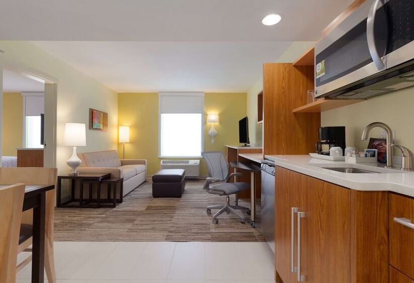 Mozgáskorlátozott Suite, Home2 Suites By Hilton Champaign / Urbana