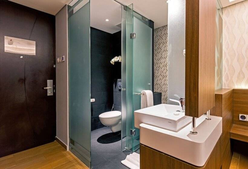 デラックスルーム, Infinity8 Bali