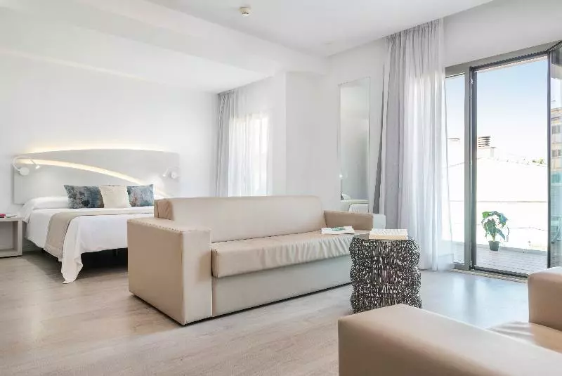 キングサイズベッドのスーペリアルーム, Nobile Hotel Copacabana Design