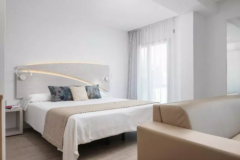 キングサイズベッドのスーペリアルーム, Nobile Hotel Copacabana Design