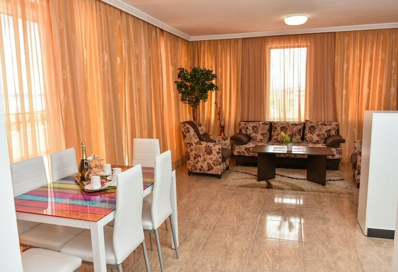 オーシャンビューの2ベッドルームデラックスアパート, Olymp Apartcomplex