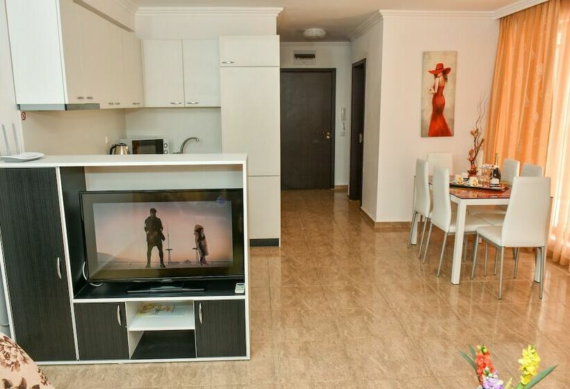 オーシャンビューの2ベッドルームデラックスアパート, Olymp Apartcomplex