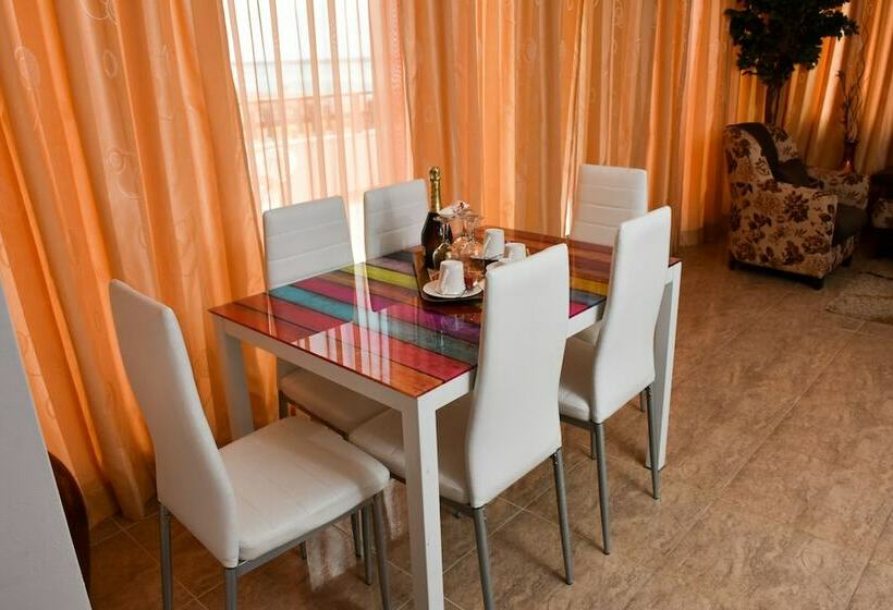 オーシャンビューの2ベッドルームデラックスアパート, Olymp Apartcomplex