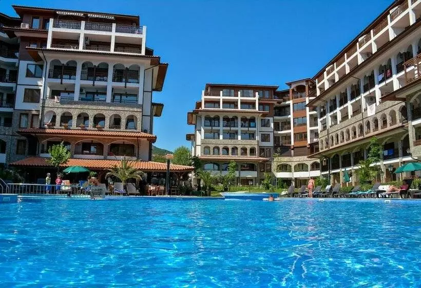 プールビュースタンダードステューディオ, Olymp Apartcomplex