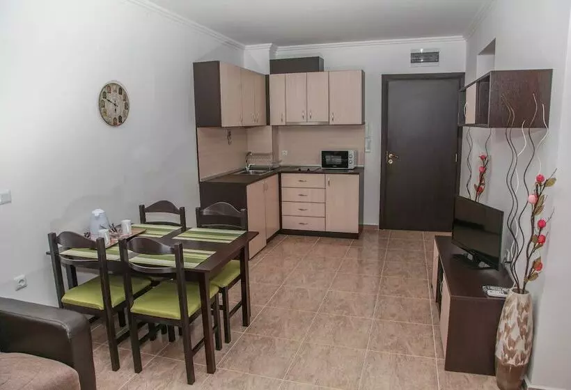 プールビュースタンダードステューディオ, Olymp Apartcomplex