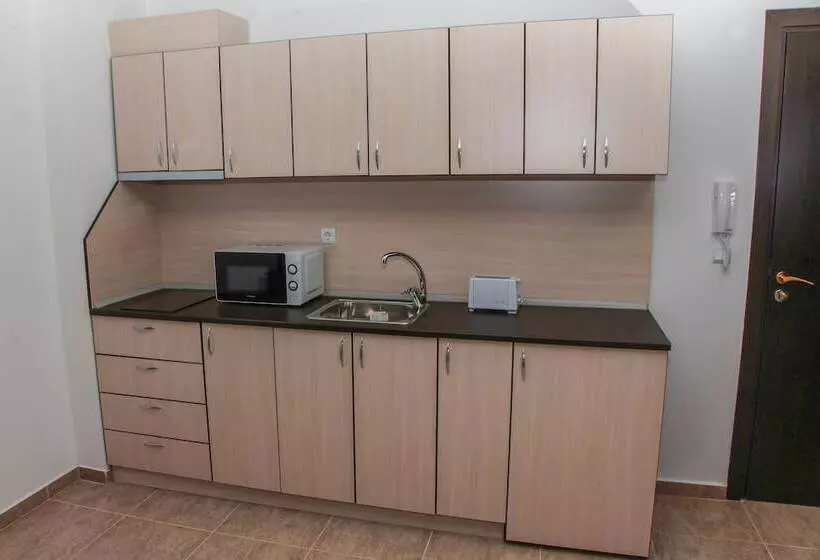 プールビュースタンダードステューディオ, Olymp Apartcomplex