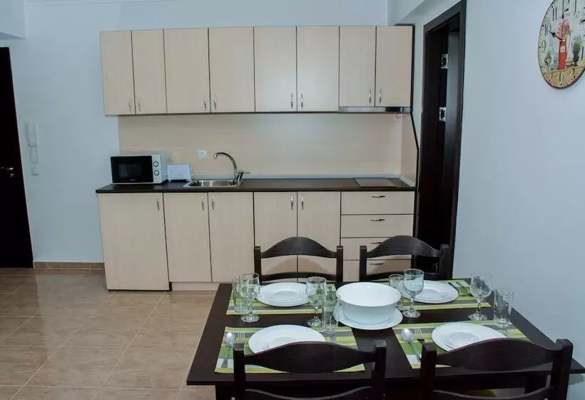 プールビューの２ベッドルームアパート, Olymp Apartcomplex