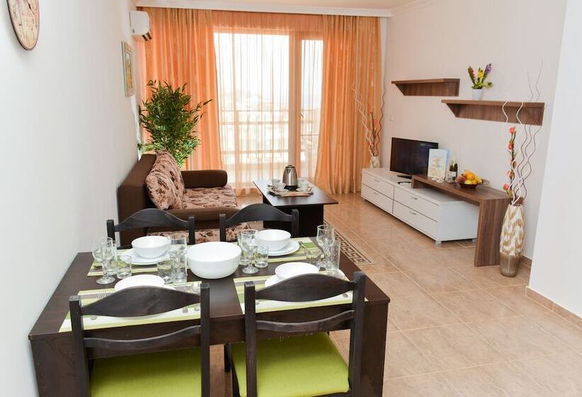 デラックス1ベッドルームアパートメント、プールビュー, Olymp Apartcomplex